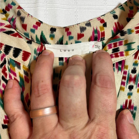 Lush Aztec 3/4 Length Button Up Sleeve V Neck Collarless Blouse Women's Small - Picture 3 of 5